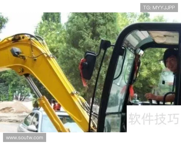 挖掘机夏季高温施工防暑